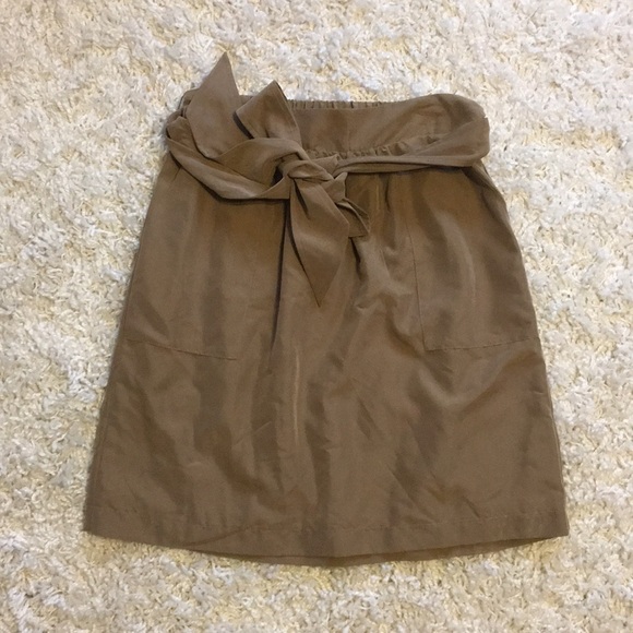 Adorable belted paper bag skirt. Classic style - Picture 2 of 4